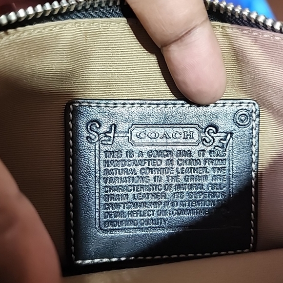 Authentic Coach Hampton Black Leather Crossbody Bag Purse 9" x 7.5" - Picture 6 of 7